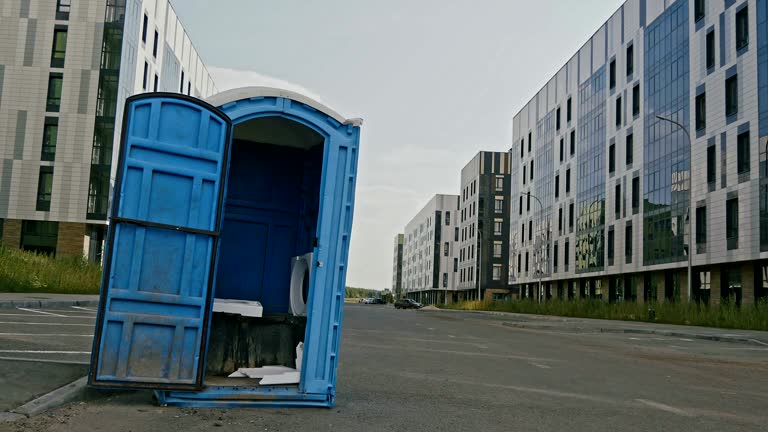 Best VIP or Luxury Restroom Trailers  in Washington, MO